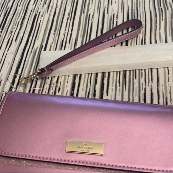 Kate Spade Pink Wallet with Elegant Gold Hardware NIB - Picture 4 of 11